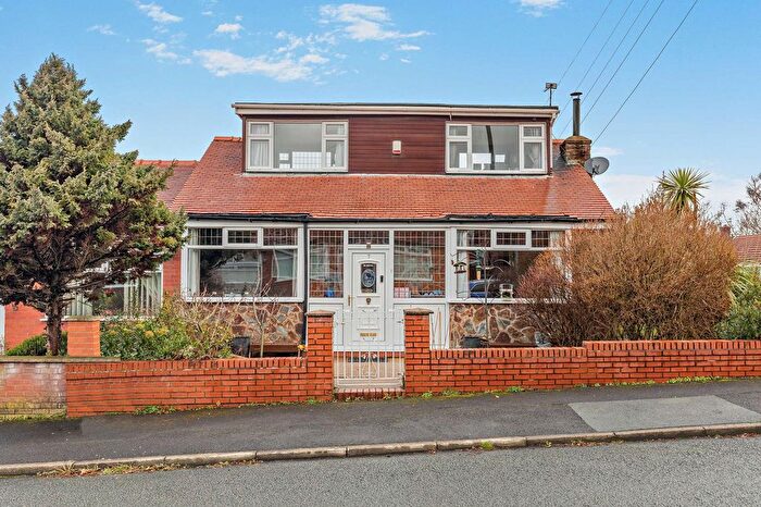 3 Bedroom Semi Detached House For Sale In Keswick Avenue, Chadderton, Oldham, OL9