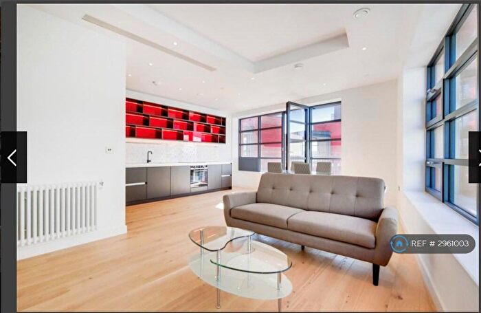 2 Bedroom Flat To Rent In Defoe House, London, E14