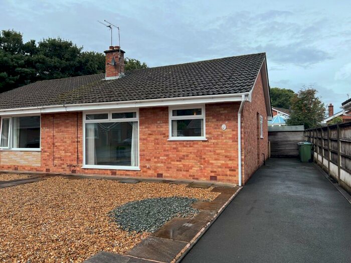 2 Bedroom Bungalow To Rent In Southwood Close, FY8