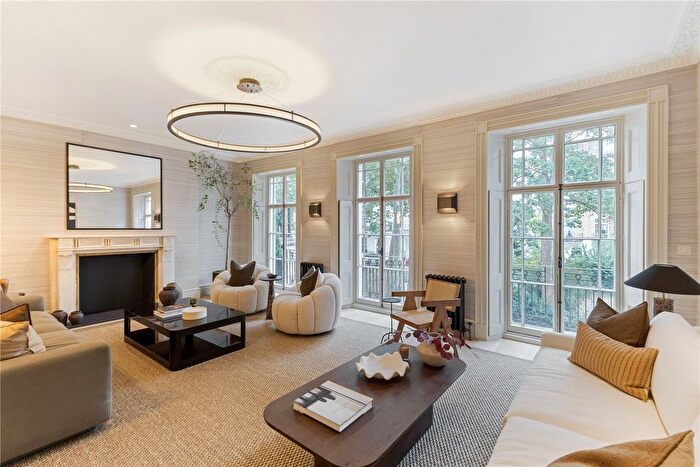 2 Bedroom Flat For Sale In Brompton Square, Knightsbridge, London, SW3