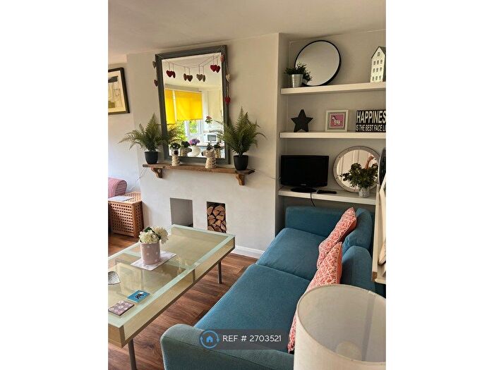 4 Bedroom Maisonette To Rent In Mannock House, Canterbury, CT1