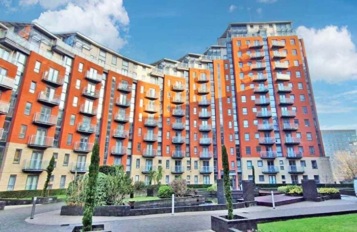 2 Bedroom Flat For Sale In Gotts Road, Leeds, LS12