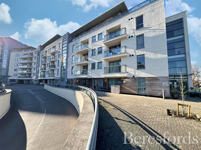 2 Bedroom Flat For Sale In Zetex Apartments, Mercury Gardens, RM1