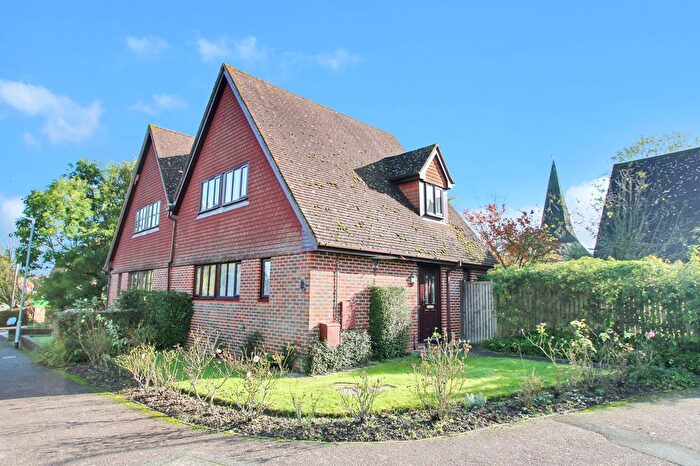 3 Bedroom Semi-Detached House For Sale In Rectory Close, Woodchurch, TN26