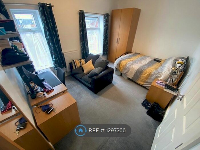 5 Bedroom Terraced House To Rent In Boughey Road, Stoke On Trent ST4