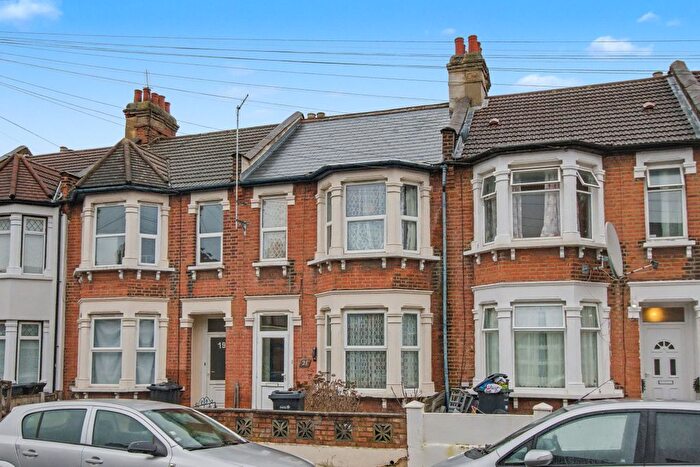 3 Bedroom Terraced House For Sale In Sandyhill Road, Ilford, IG1