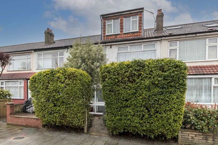 3 Bedroom Property To Rent In Fieldend Road, London, SW16