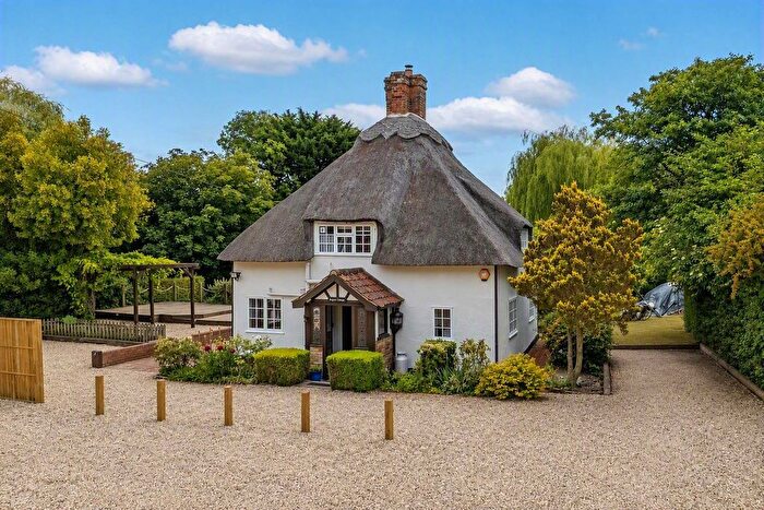 3 Bedroom Detached House For Sale In Buttleys Lane, Dunmow, Essex, CM6