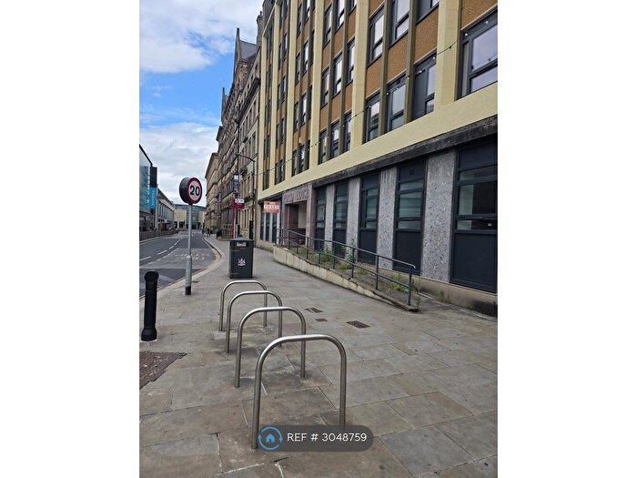 1 Bedroom Flat To Rent In Park House, Bradford, BD1
