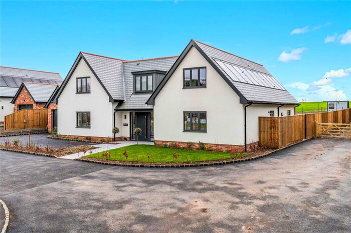 4 Bedroom Detached House For Sale In Wicken Road, Clavering, Nr Saffron Walden, Essex, CB11