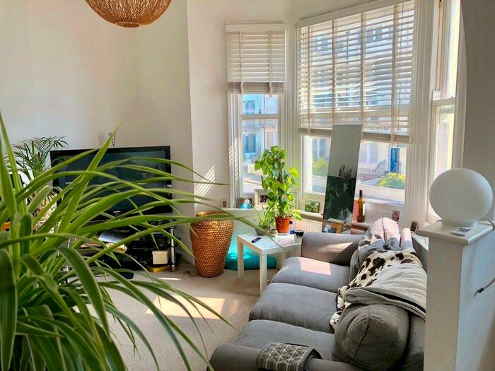 1 Bedroom Apartment To Rent In Lower Rock Gardens, Brighton, BN2