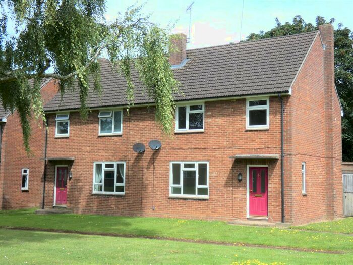 3 Bedroom Semi-Detached House To Rent In Barsham Close, Norfolk, NR21