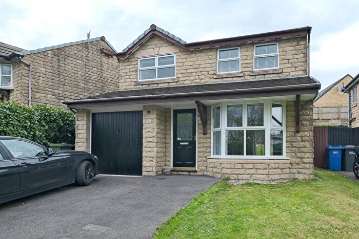 3 Bedroom Detached House To Rent In Knotts Drive, Colne, Lancashire, BB8