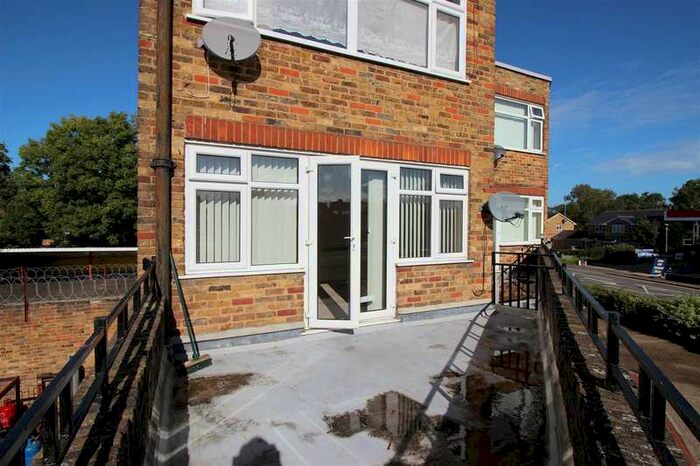 2 Bedroom Flat To Rent In Oxford Road, Denham, Uxbridge, UB9