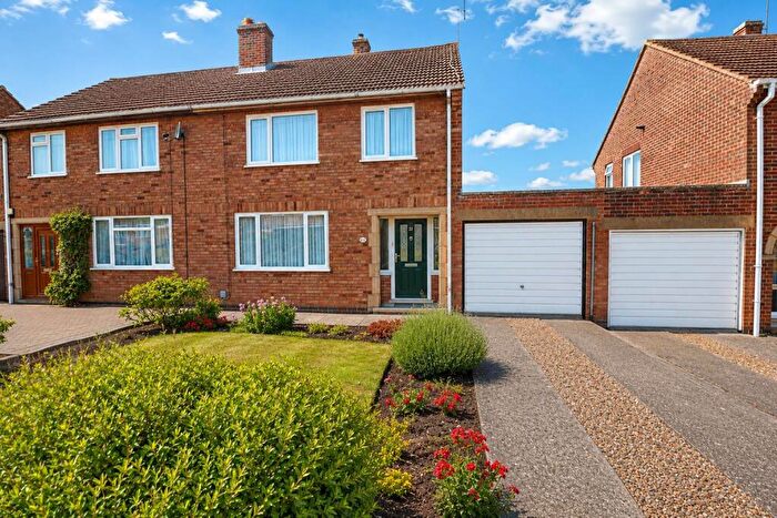 3 Bedroom Semi-Detached House For Sale In Manor Road, Rushden, Northamptonshire, NN10