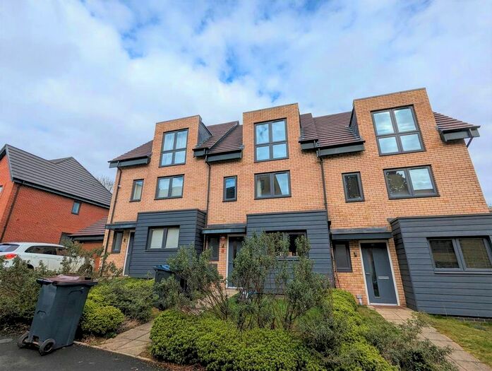 3 Bedroom Property To Rent In New House Farm Drive, Northfield, Birmingham, B31