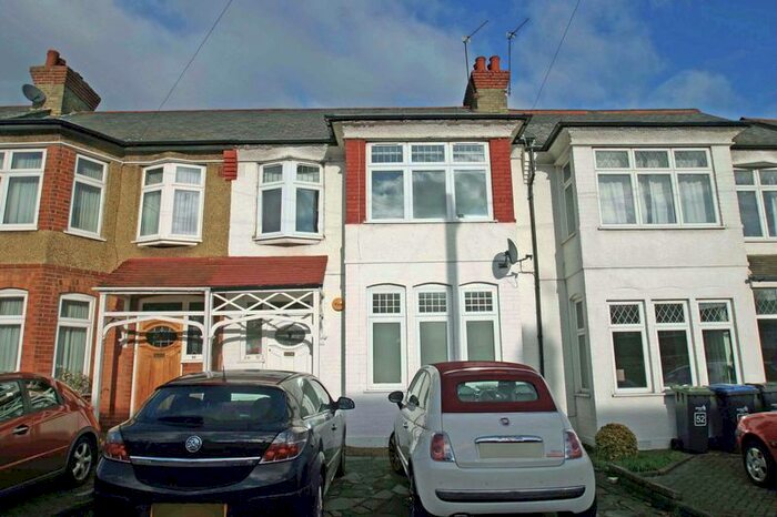 1 Bedroom Flat To Rent In Farm Road, London, N21