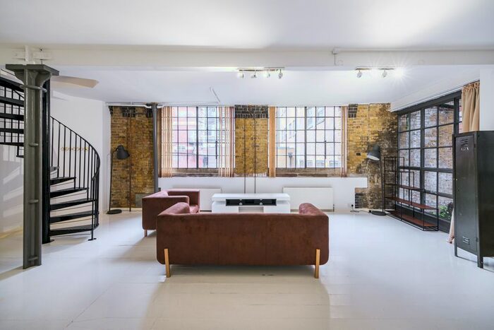 2 Bedroom Flat To Rent In Tanners Yard, London Bridge, SE1