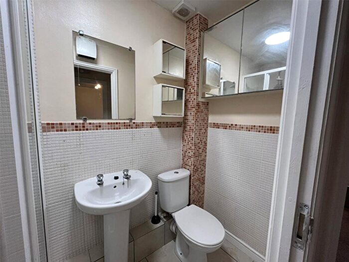 1 Bedroom Apartment For Sale In Weavers Brook, Ovenden, Halifax, HX2