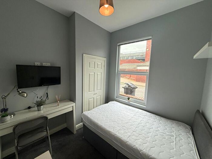 5 Bedroom House To Rent In Queens Street, CH1