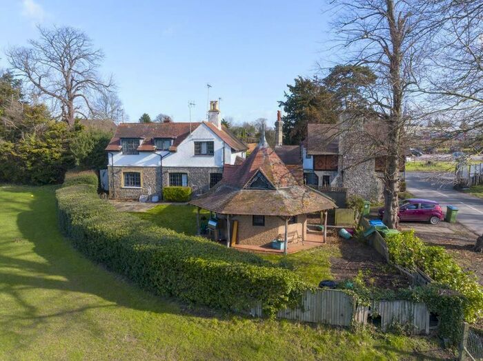 3 Bedroom Detached House For Sale In Stoke Road, Cobham, KT11