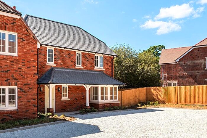 3 Bedroom Detached House To Rent In Oakwood Place, Calmore, Southampton, Hampshire, SO40