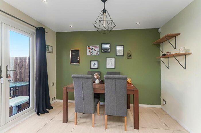 3 Bedroom Semi-Detached House For Sale In Harlawhill Gardens, Prestonpans, EH32