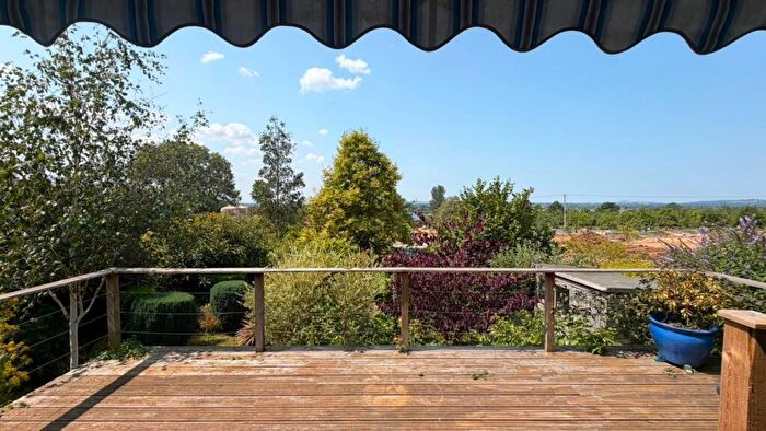 3 Bedroom Bungalow For Sale In Lower Ansford, Castle Cary, BA7