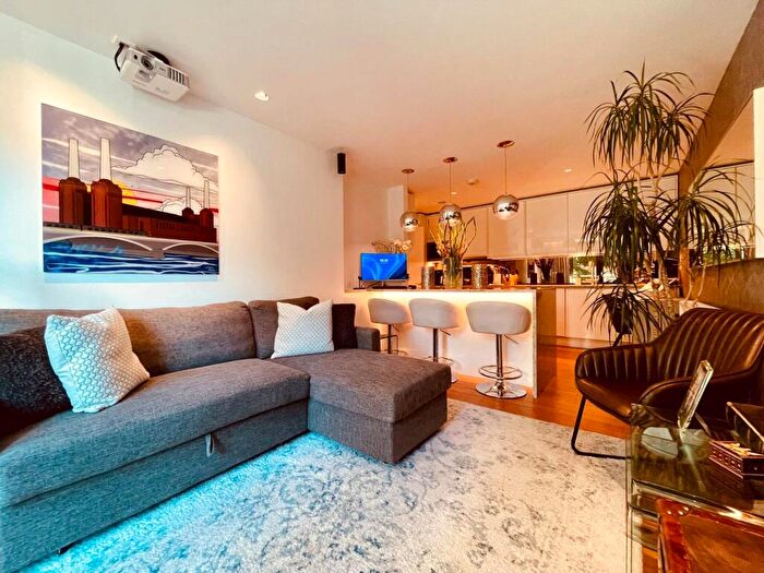 2 Bedroom Apartment To Rent In Gwynne Road, London, SW11