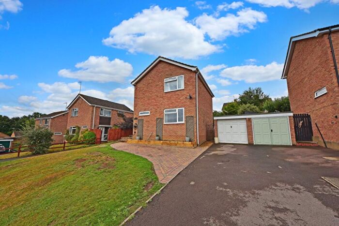 3 Bedroom Detached House For Sale In Tulbrook Stones, Middleton Cheney, Banbury, OX17