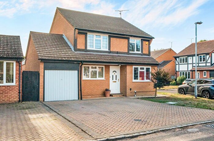 4 Bedroom Detached House For Sale In Pinecroft Road, Wokingham, Berkshire, RG41