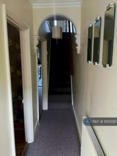 3 Bedroom Terraced House To Rent In Newport Road, Reading, RG1