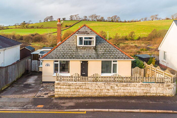 4 Bedroom Chalet For Sale In Chaddiford Lane, Pilton, Barnstaple, North Devon, EX31