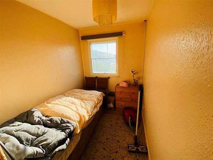 3 Bedroom Terraced House For Sale In Sark Close, Heston, Hounslow, TW5