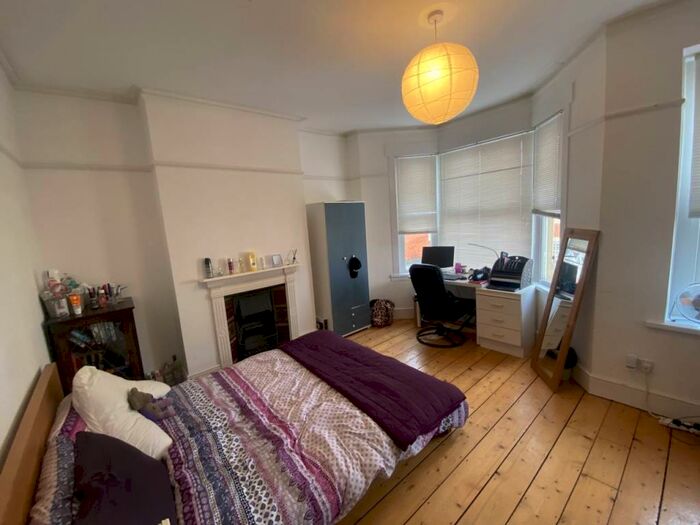 5 Bedroom House To Rent In Tewkesbury Street, Cathays, Cardiff, CF24