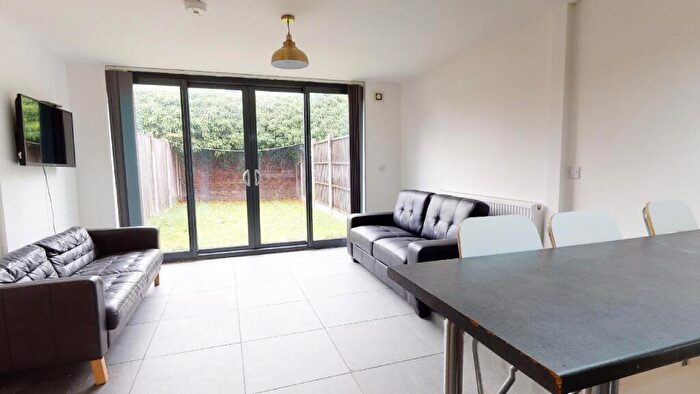 6 Bedroom House To Rent In Ashfield, Liverpool, L15