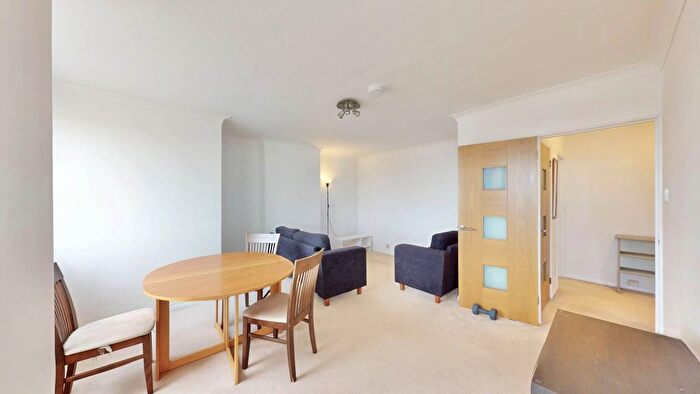 2 Bedroom Flat To Rent In Whitehall Park, London, N19
