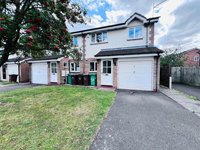 4 Bedroom House To Rent In Heron Drive, Lenton, Nottingham, NG7