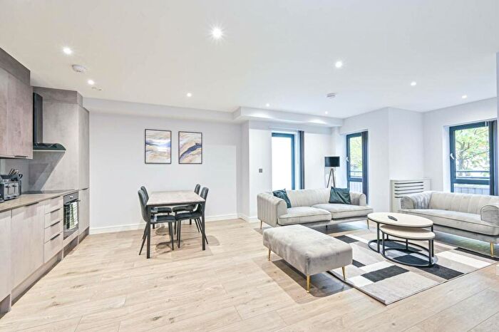 2 Bedroom Flat To Rent In The Hyde, Hendon, London, NW9