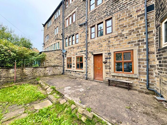 2 Bedroom House To Rent In Woodhead Road, Holmfirth, West Yorkshire, HD9