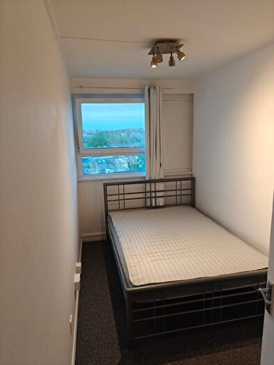 3 Bedroom Flat To Rent In Hitherlands, Little Dimocks, London, SW12