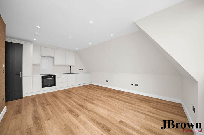 2 Bedroom Flat To Rent In Park Lane, Croydon, Surrey, CR0