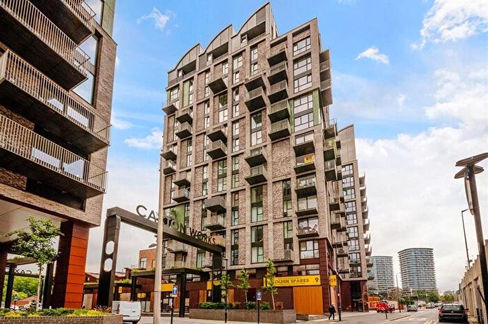 2 Bedroom Penthouse For Sale In Caxton Street North, London, E16
