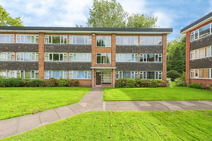 2 Bedroom Flat For Sale In Garrard Gardens, Sutton Coldfield, B73