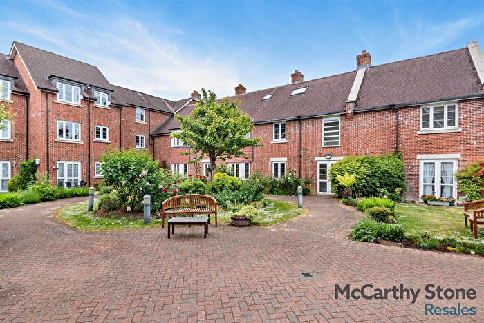 1 Bedroom Apartment For Sale In Clarence Court, Brighton Road, Horsham, RH13