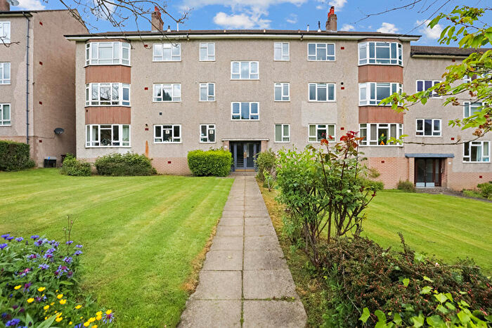 2 Bedroom Flat For Sale In / Winton Drive, Kelvindale, Glasgow, G12