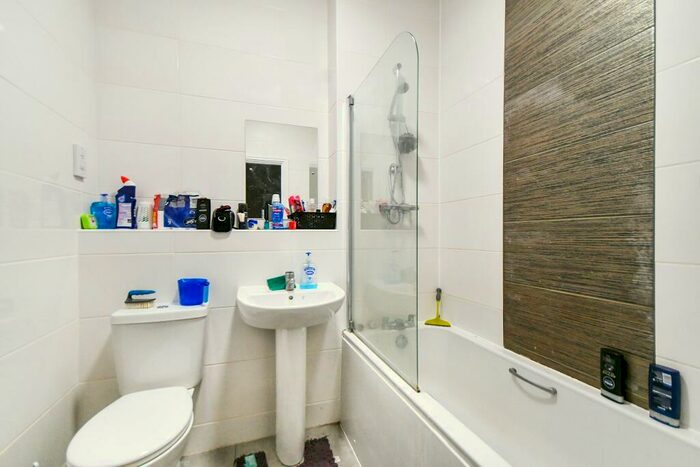 2 Bedroom Apartment To Rent In Electra House, SN1