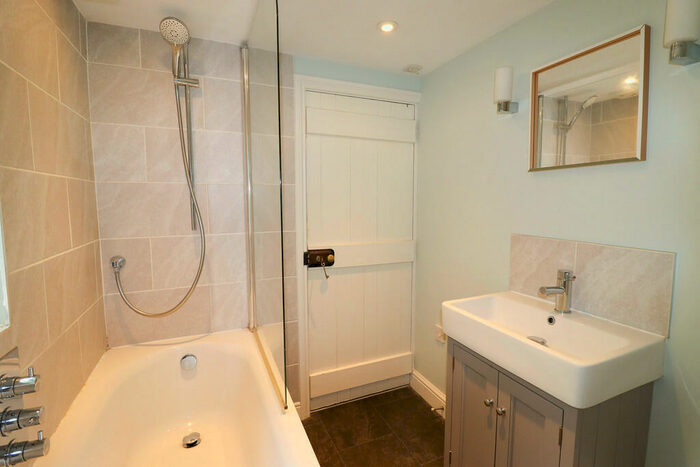 2 Bedroom Detached Bungalow To Rent In East Bergholt, CO7