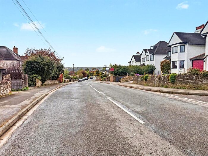 4 Bedroom Detached House For Sale In Binscombe Lane, Godalming, GU7