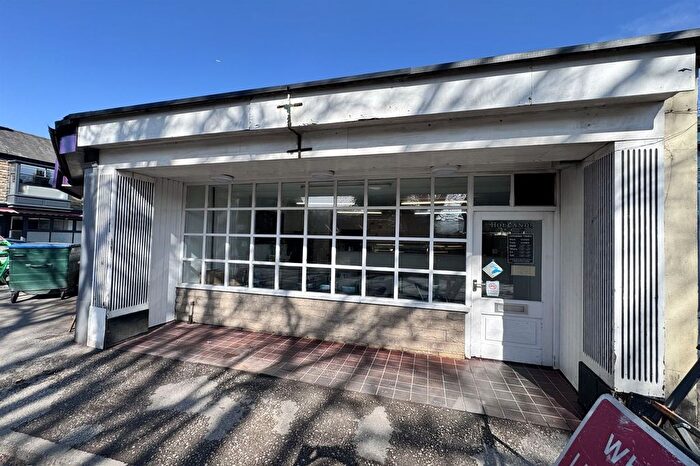 Property For Sale In High Street, Chapel-En-Le-Frith, SK23